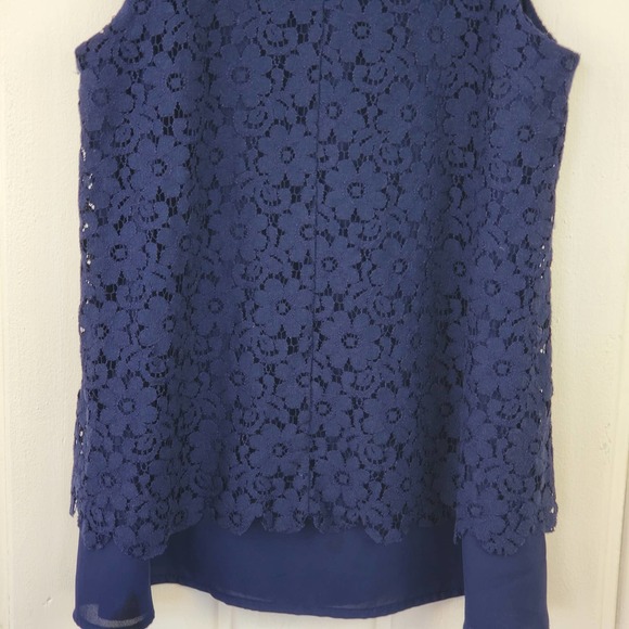 Alya  Navy Blue Floral  Lace Flowy Sleeveless Lined Top Womens Size Small - Picture 9 of 10